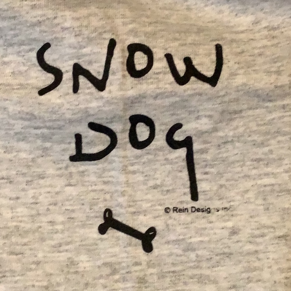 Grey Dog tee with navy ribbing. “Snow Dog” w/bone.